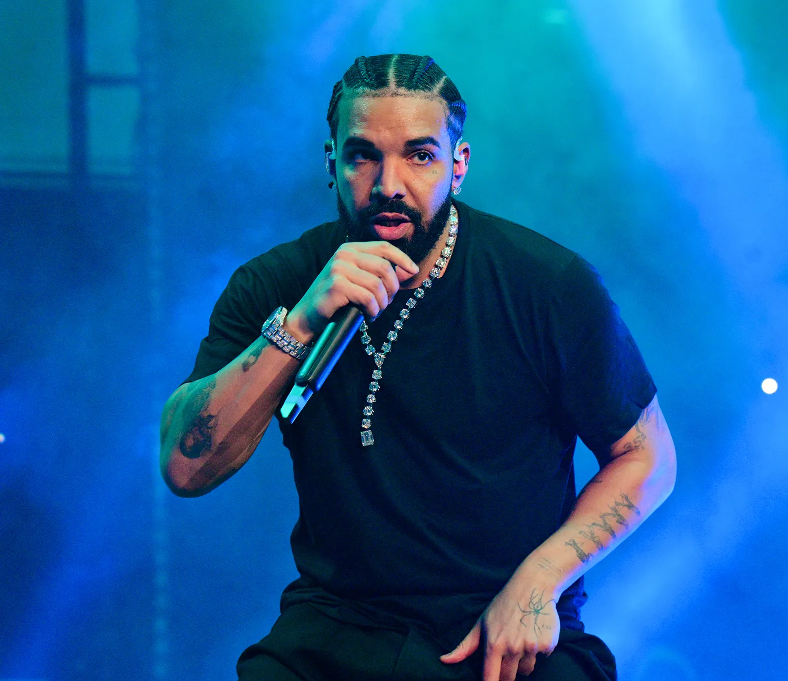 Drake accuses Stake of blocking his withdrawals after 4 attempts